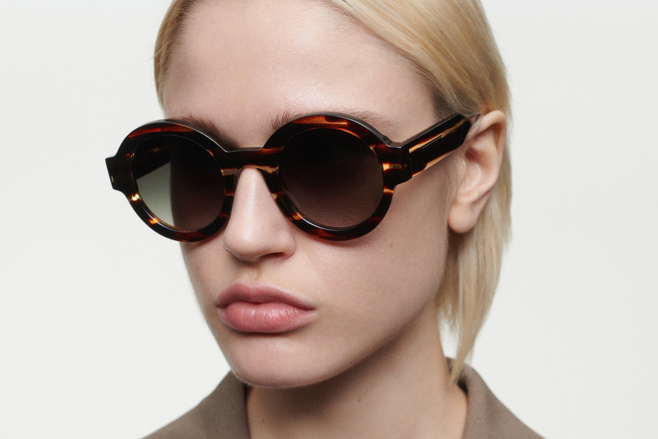 LAURA: Redondas Acetato Havana sunglasses by GIGI STUDIOS 1673