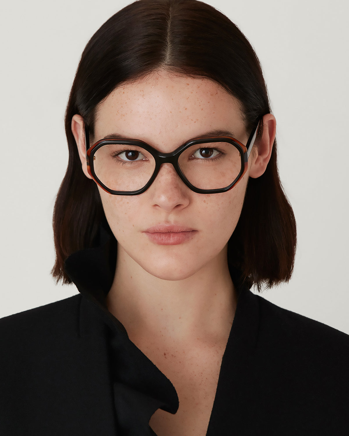 CHRISTINE: Geométricas Acetato Noir optical glasses by GIGI STUDIOS 3450