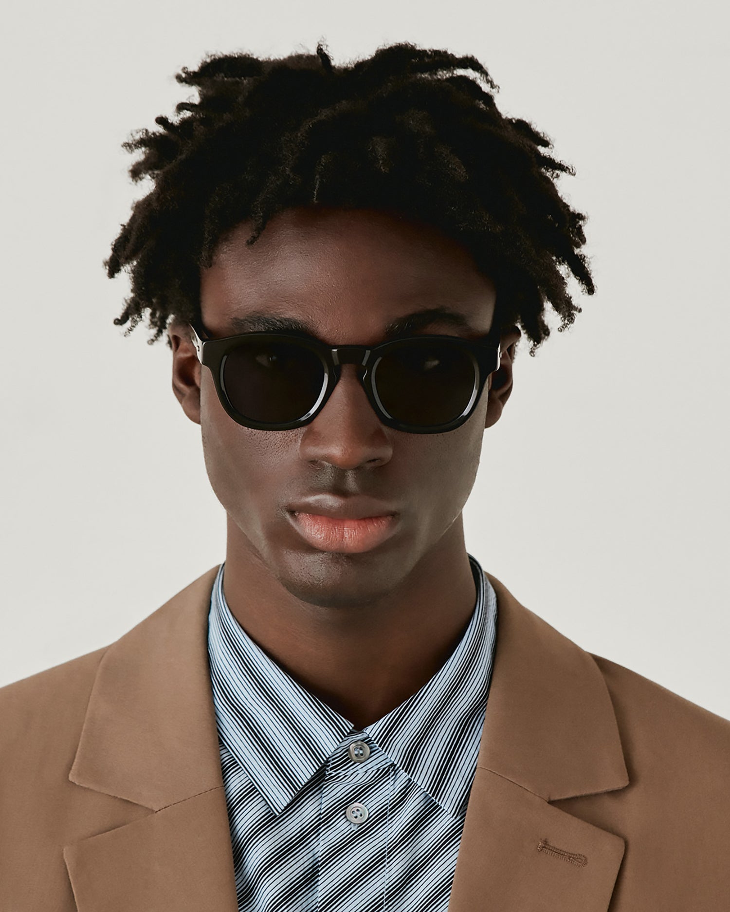 GALILEI: Cuadrada Acetato Noir sunglasses by GIGI STUDIOS 4647