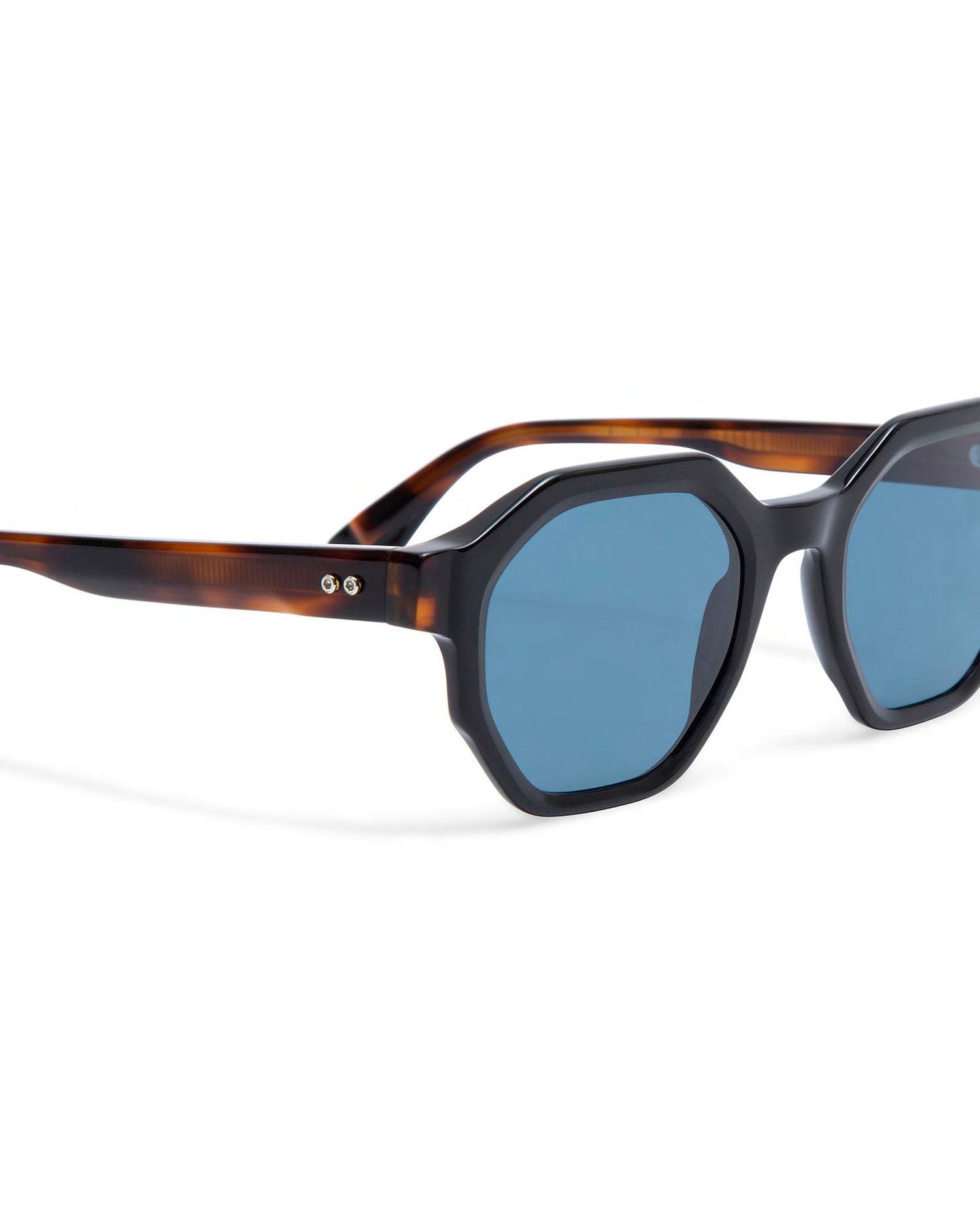 BENZ: Geométricas Acetato Noir sunglasses by GIGI STUDIOS 639