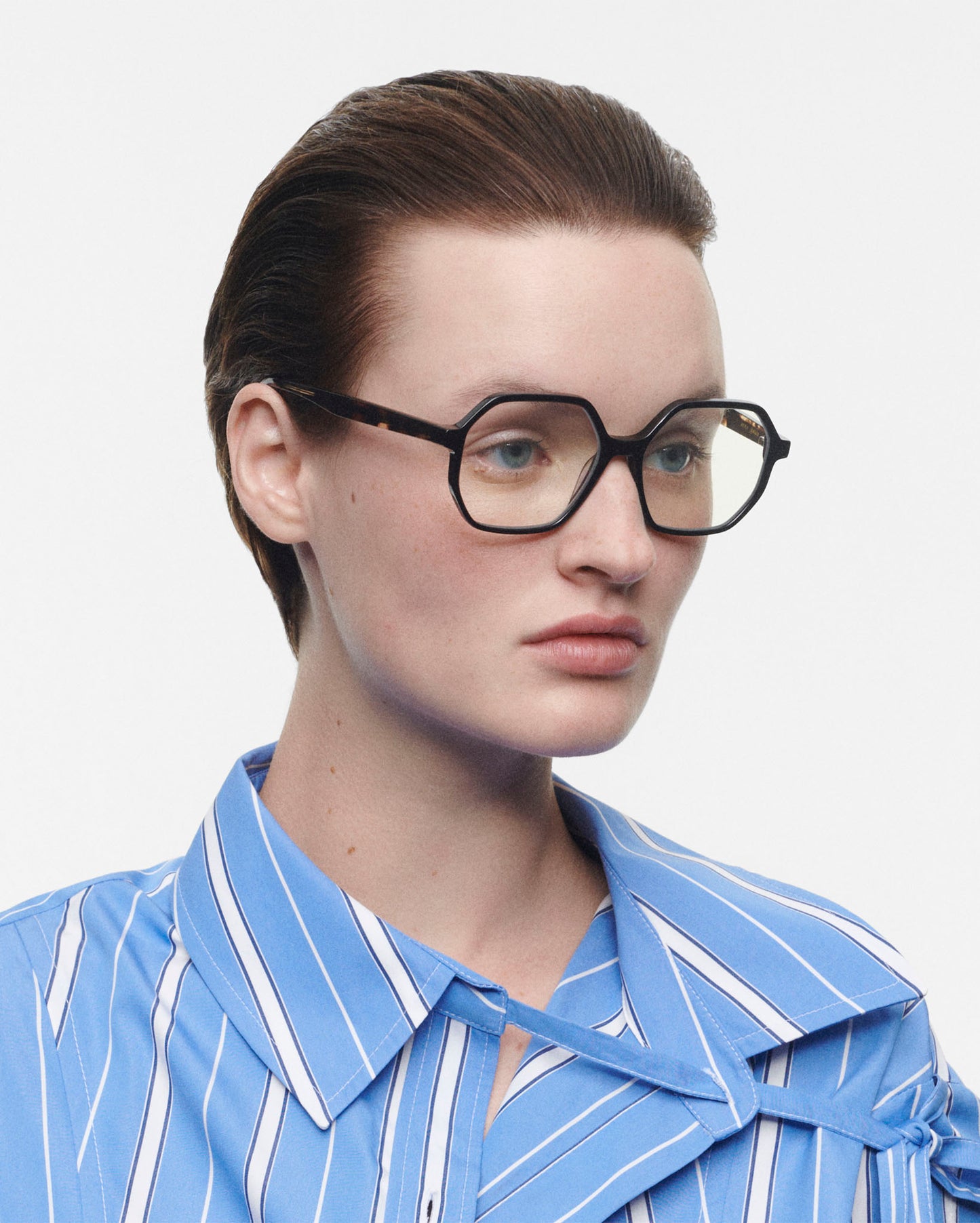ENRICA: Geométricas Acetato Noir optical glasses by GIGI STUDIOS 3910