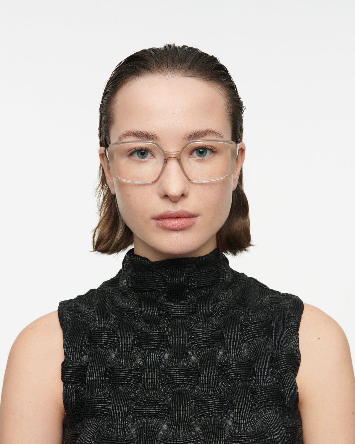 GS1010_07O_EVELINA_1