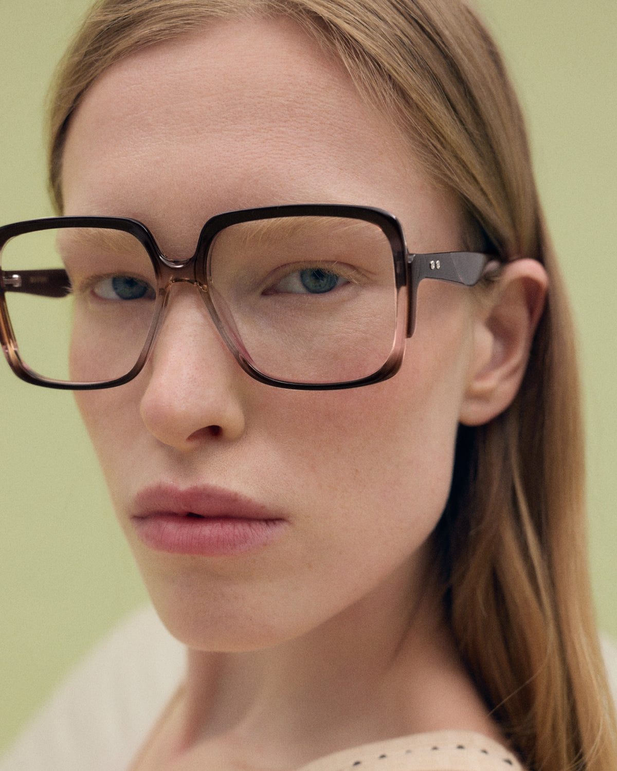 GS1042_90_REVIVRE42_02