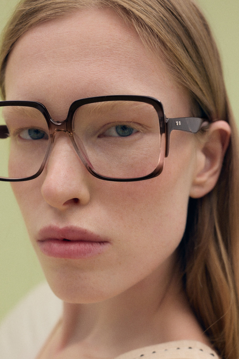 GS1042_90_REVIVRE42_02