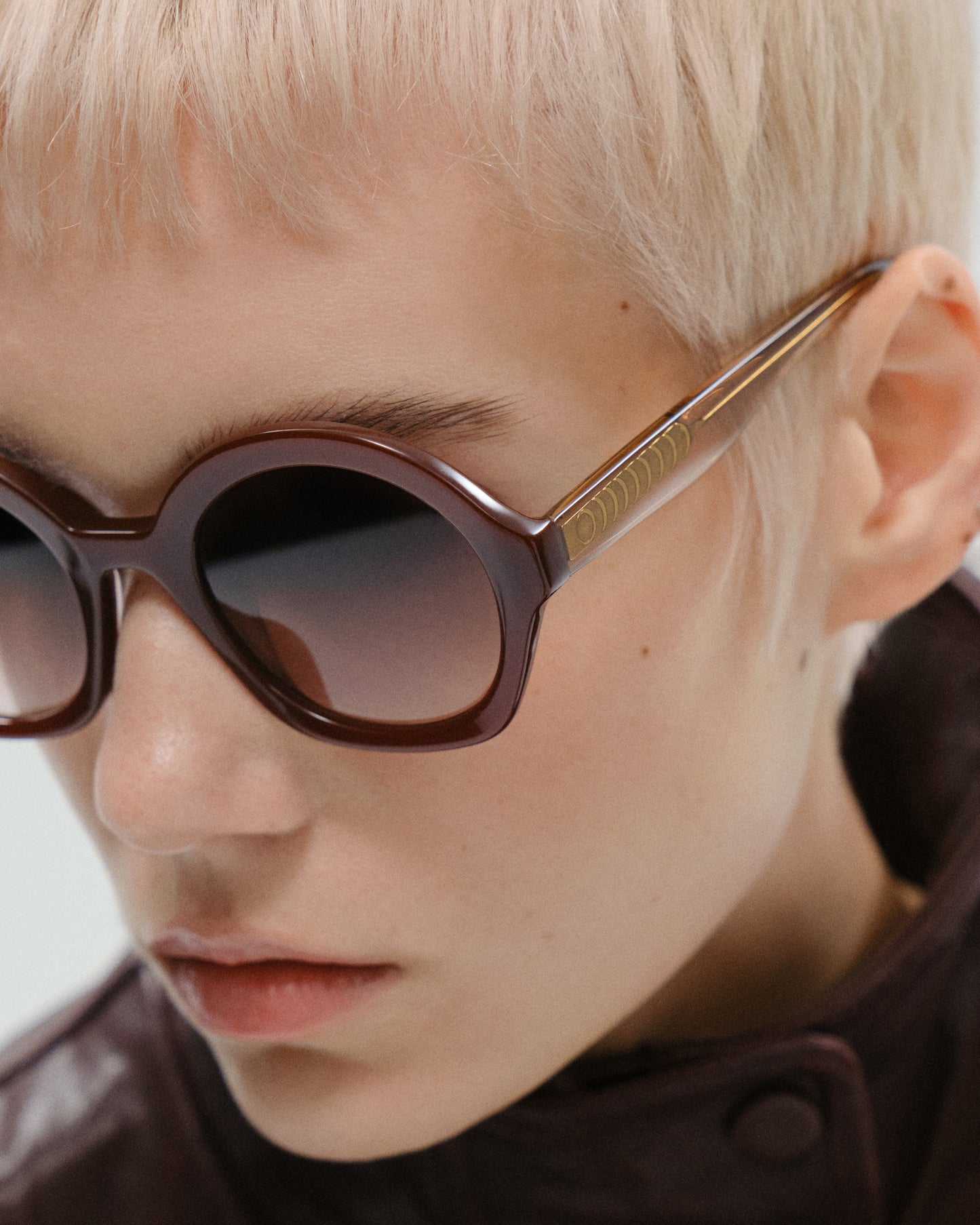 VARELLE: Redondas Acetato Rojo sunglasses by GIGI STUDIOS 11563