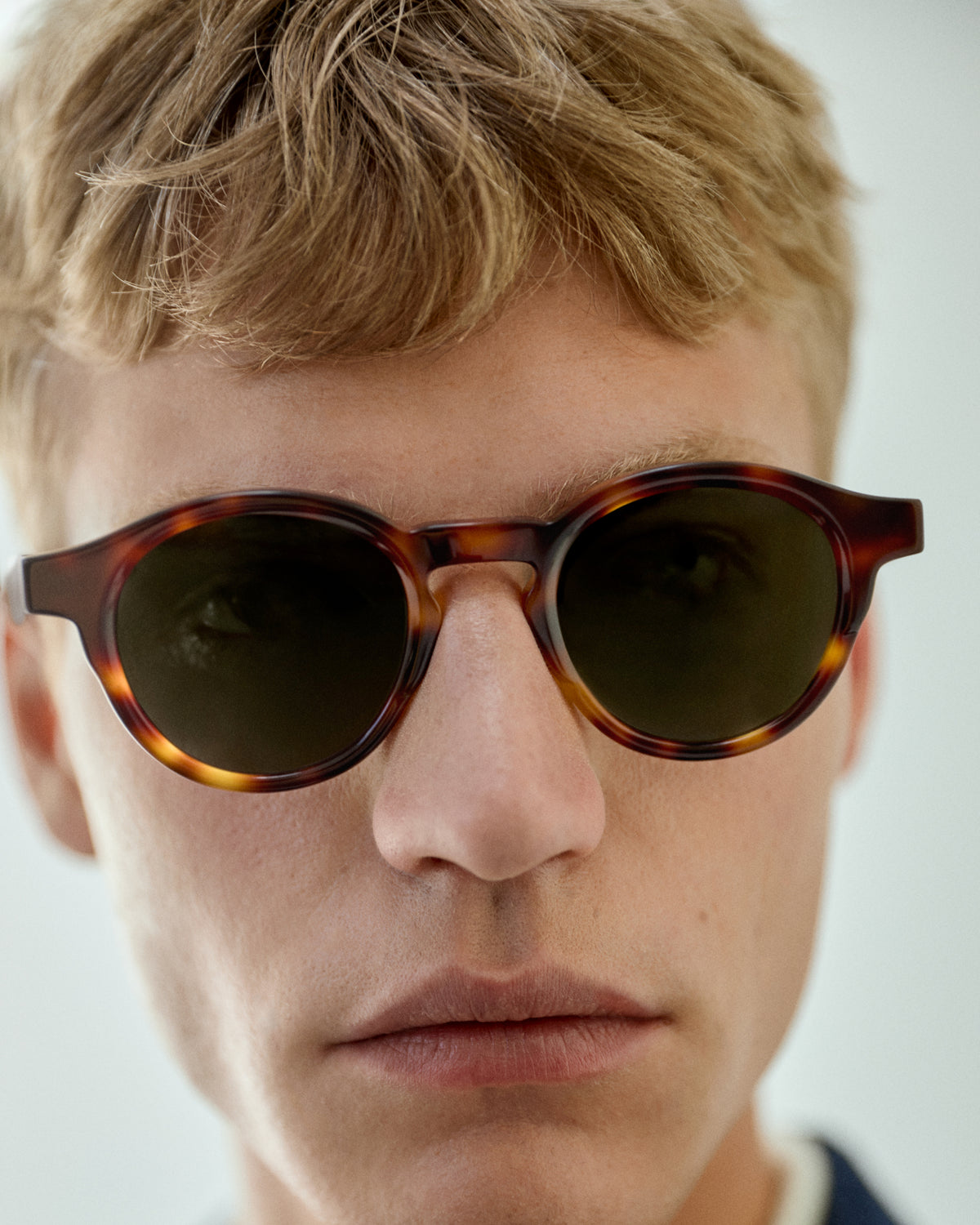HARING: Redondas Acetato Noir sunglasses by GIGI STUDIOS 14597