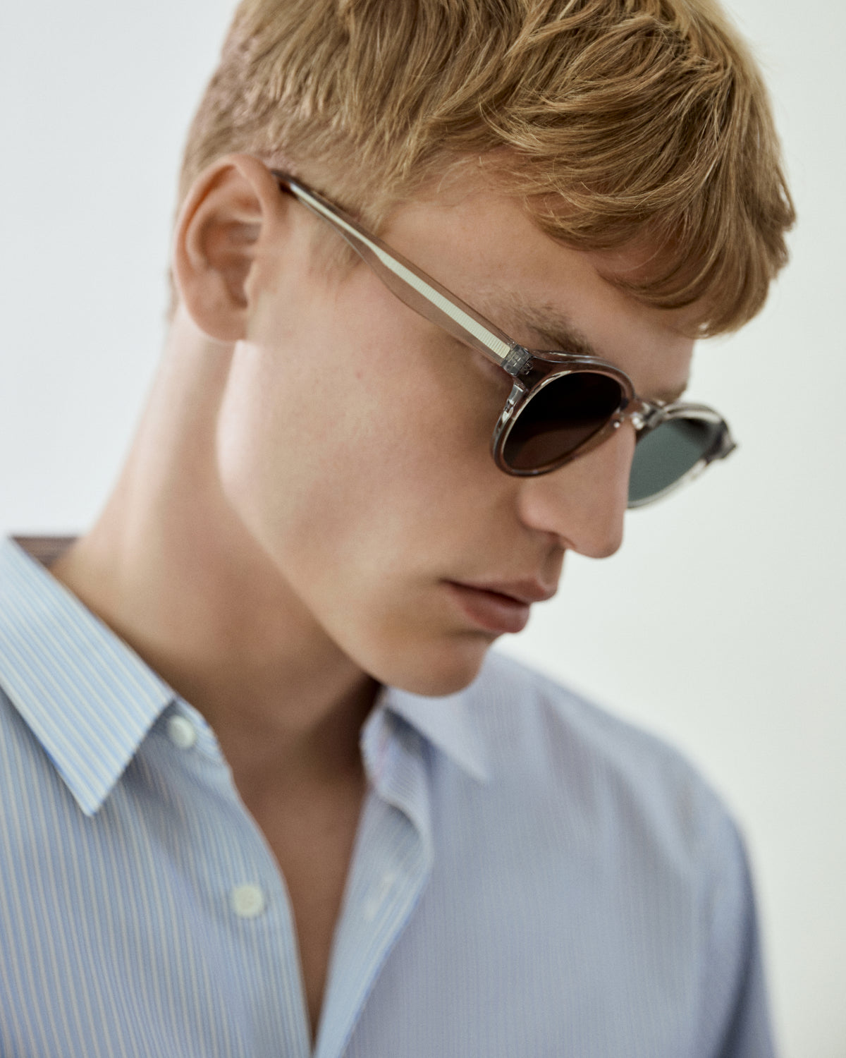 HARING: Redondas Acetato Grigio sunglasses by GIGI STUDIOS 14600