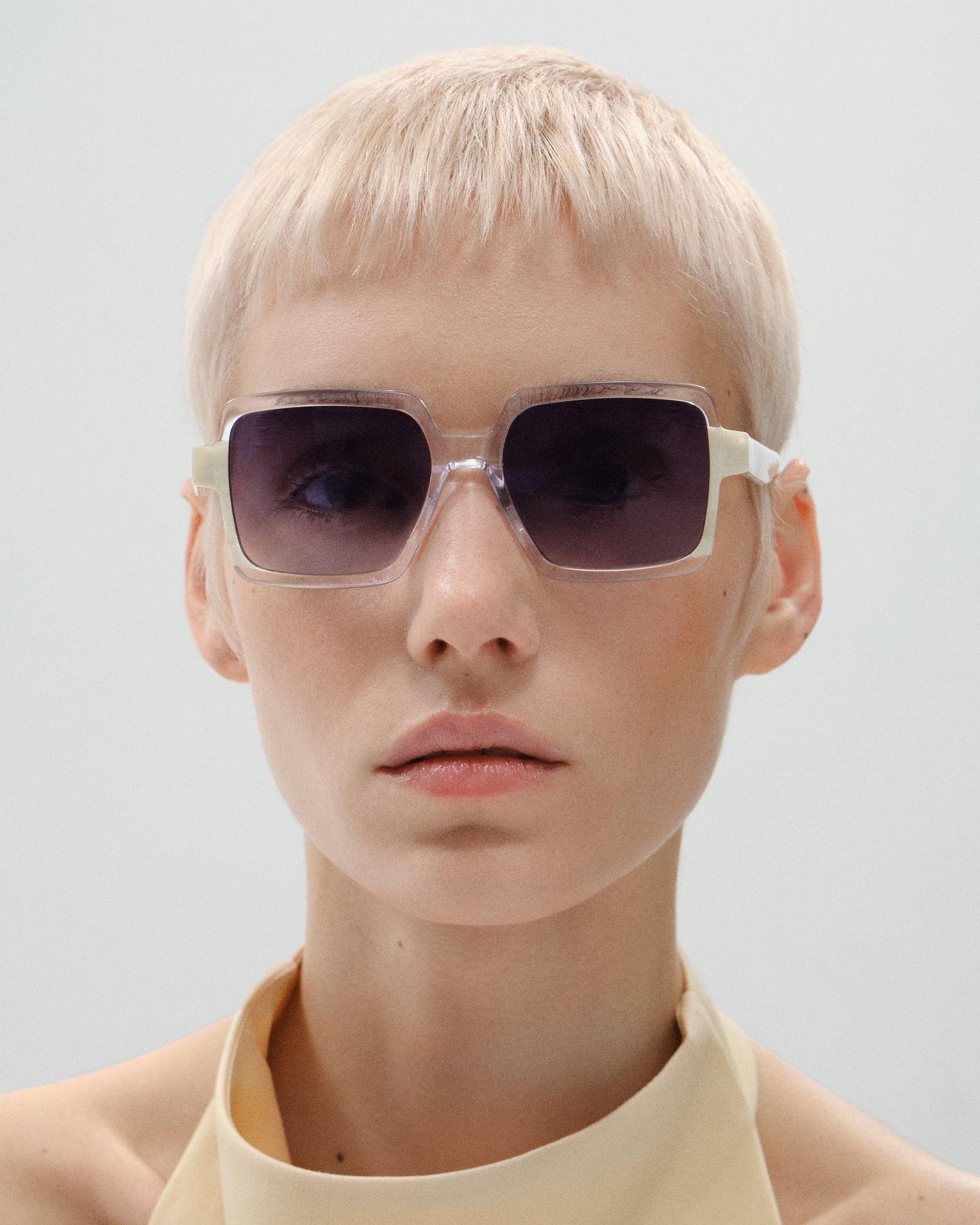 AMI: Cuadrada Acetato Transparente sunglasses by GIGI STUDIOS 11531